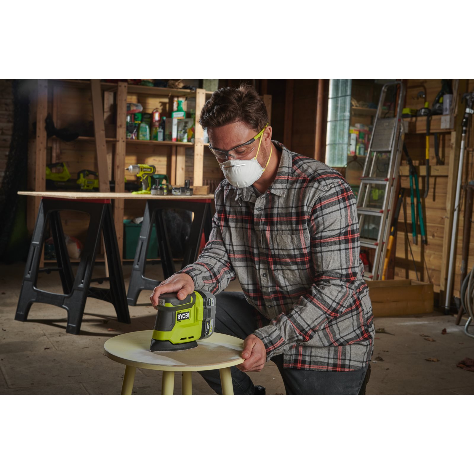 Mașină de șlefuit Delta 18V ONE+ Ryobi RPS18-0 - in utilizare 4