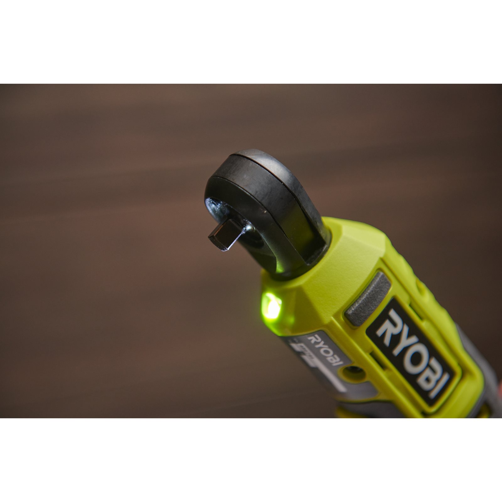 Cheie cu clichet USB Lithium 4V Ryobi RR14W4-0 - in utilizare 4