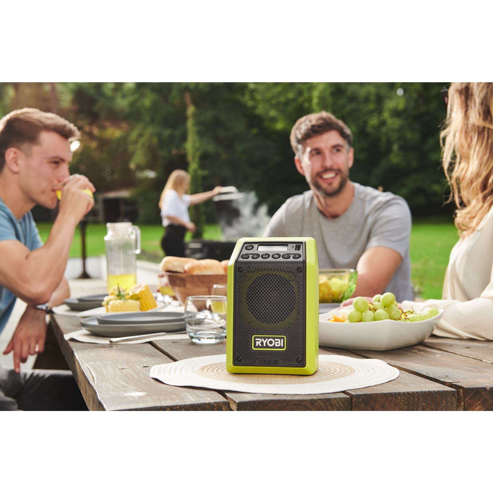 Radio 18V ONE+ DAB+ cu Bluetooth Ryobi RRDAB18-0 - in utilizare 1