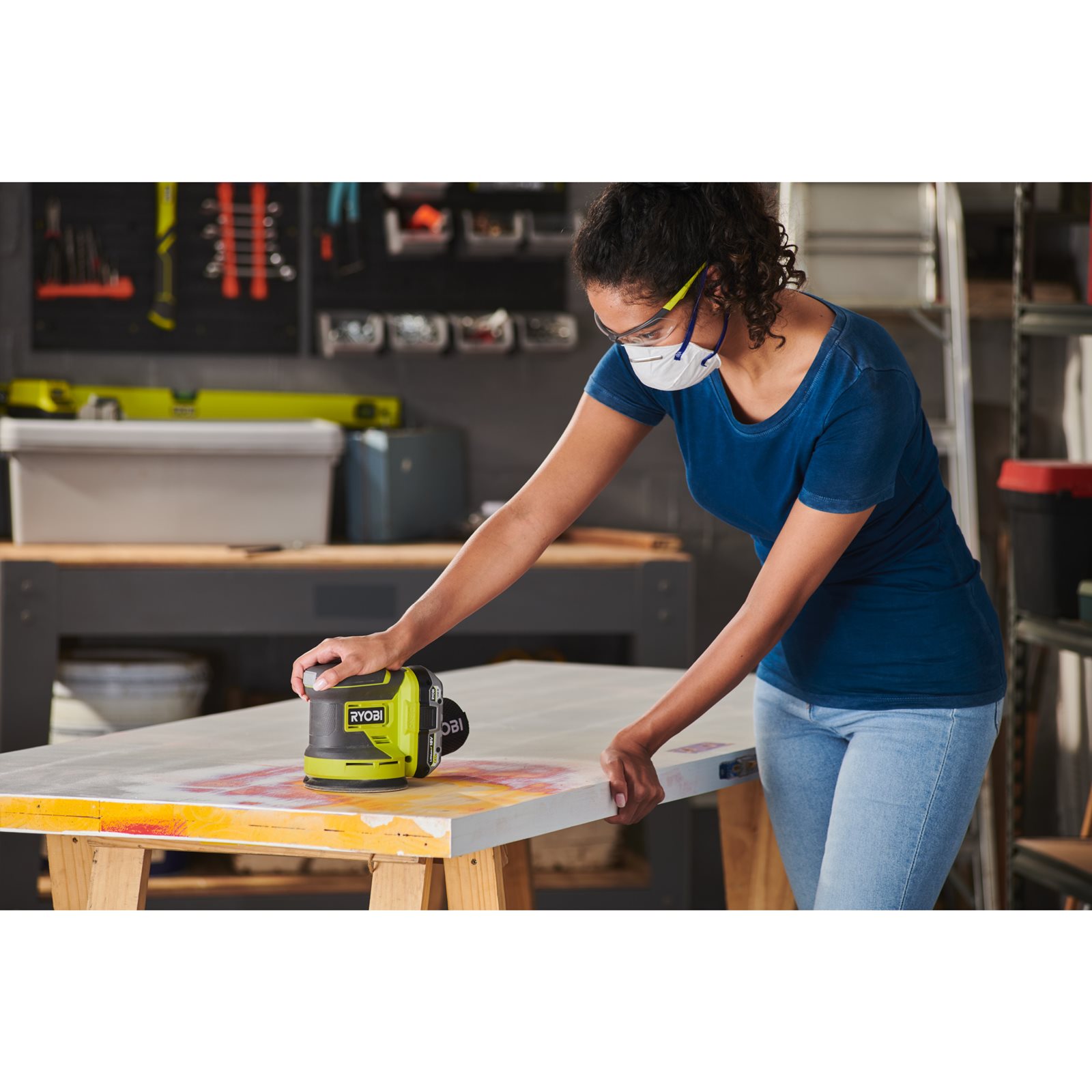 Mașină de șlefuit orbitală 18V ONE+ Ryobi RROS18-0 - in utilizare 1