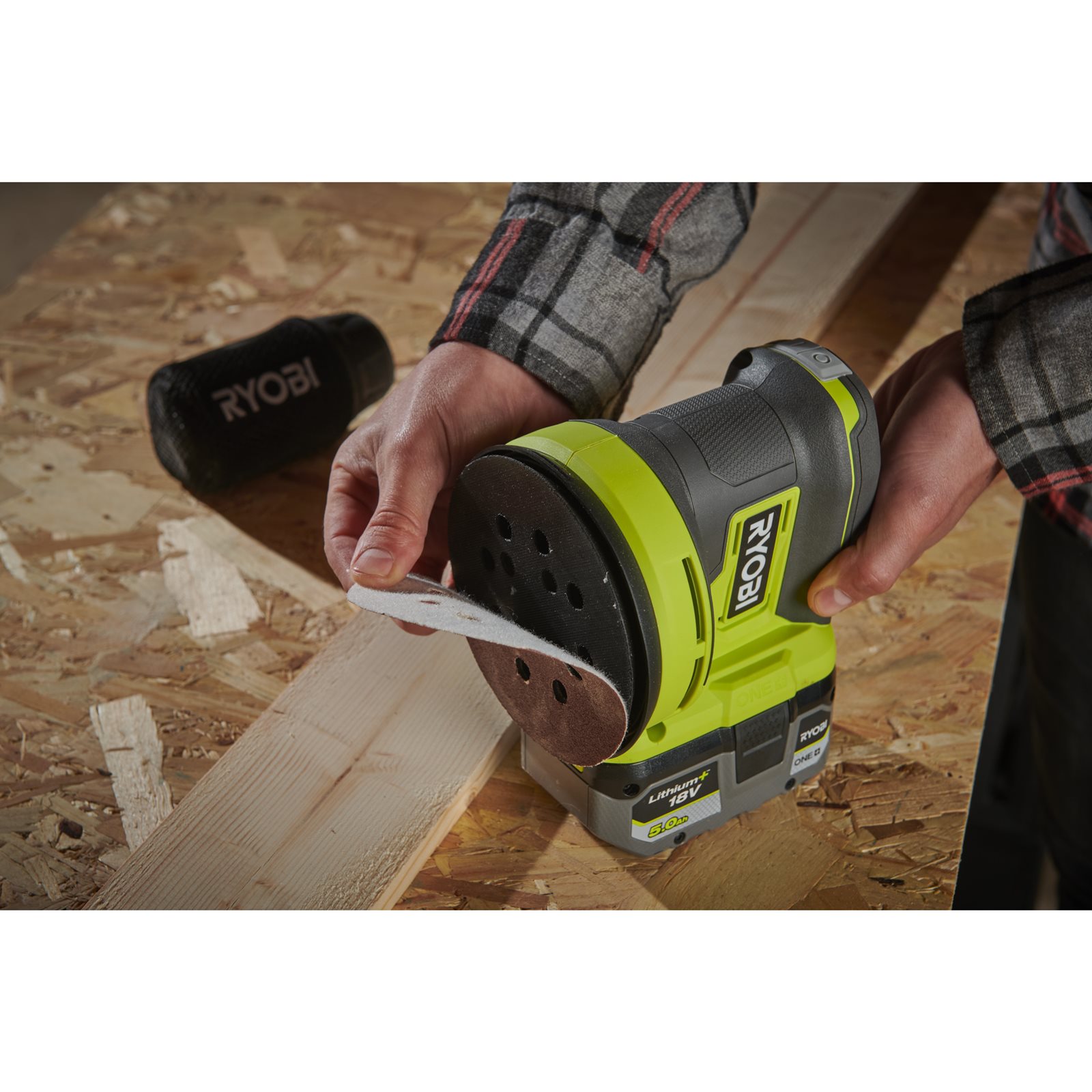 Mașină de șlefuit orbitală 18V ONE+ Ryobi RROS18-0 - in utilizare 3