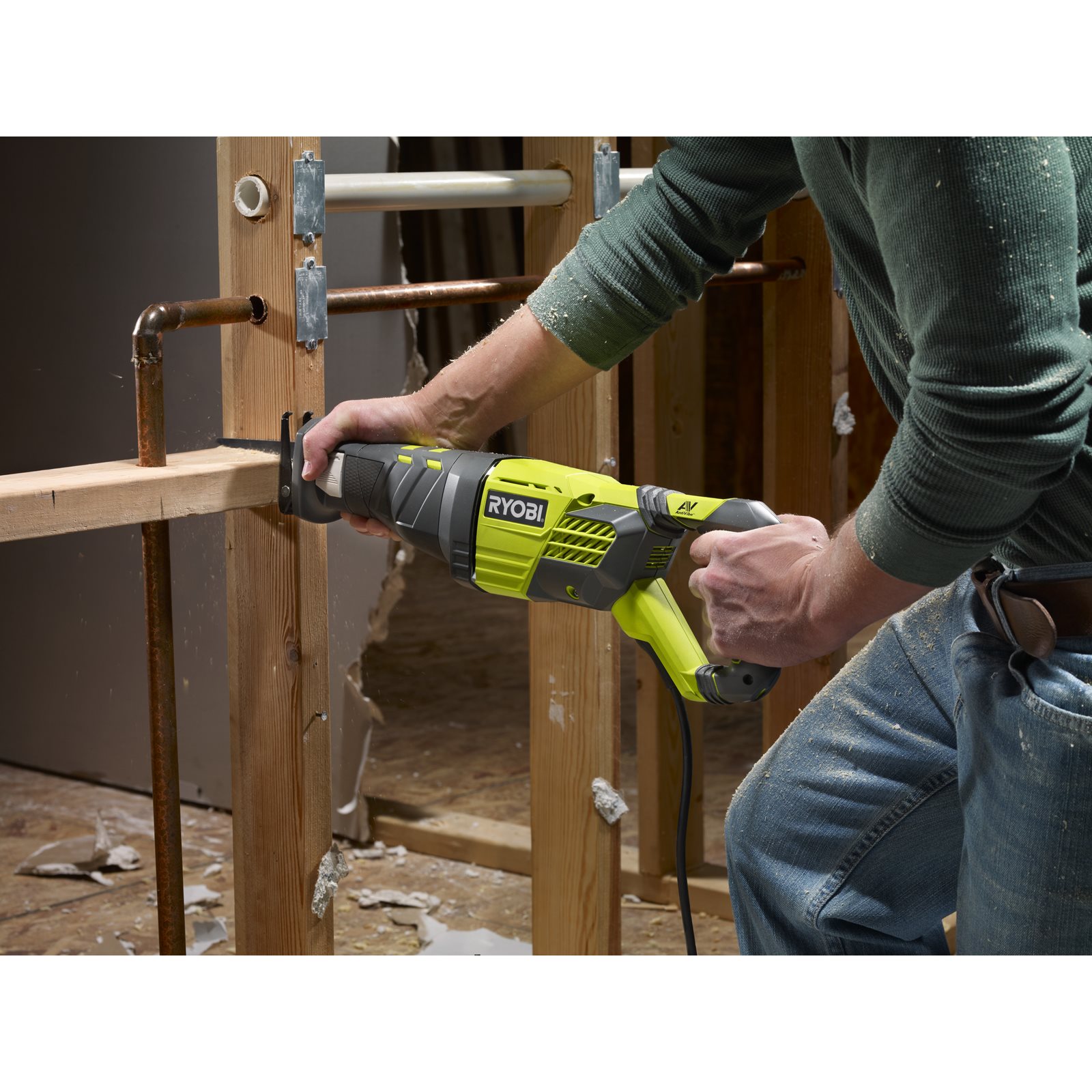 Fierăstrău sabie electric 1200 W Ryobi RRS1200-K - in utilizare 1
