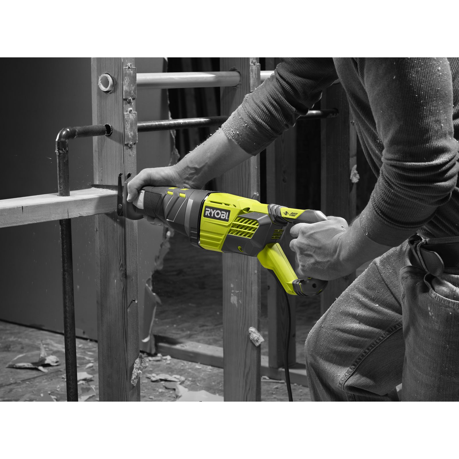 Fierăstrău sabie electric 1200 W Ryobi RRS1200-K - in utilizare 2