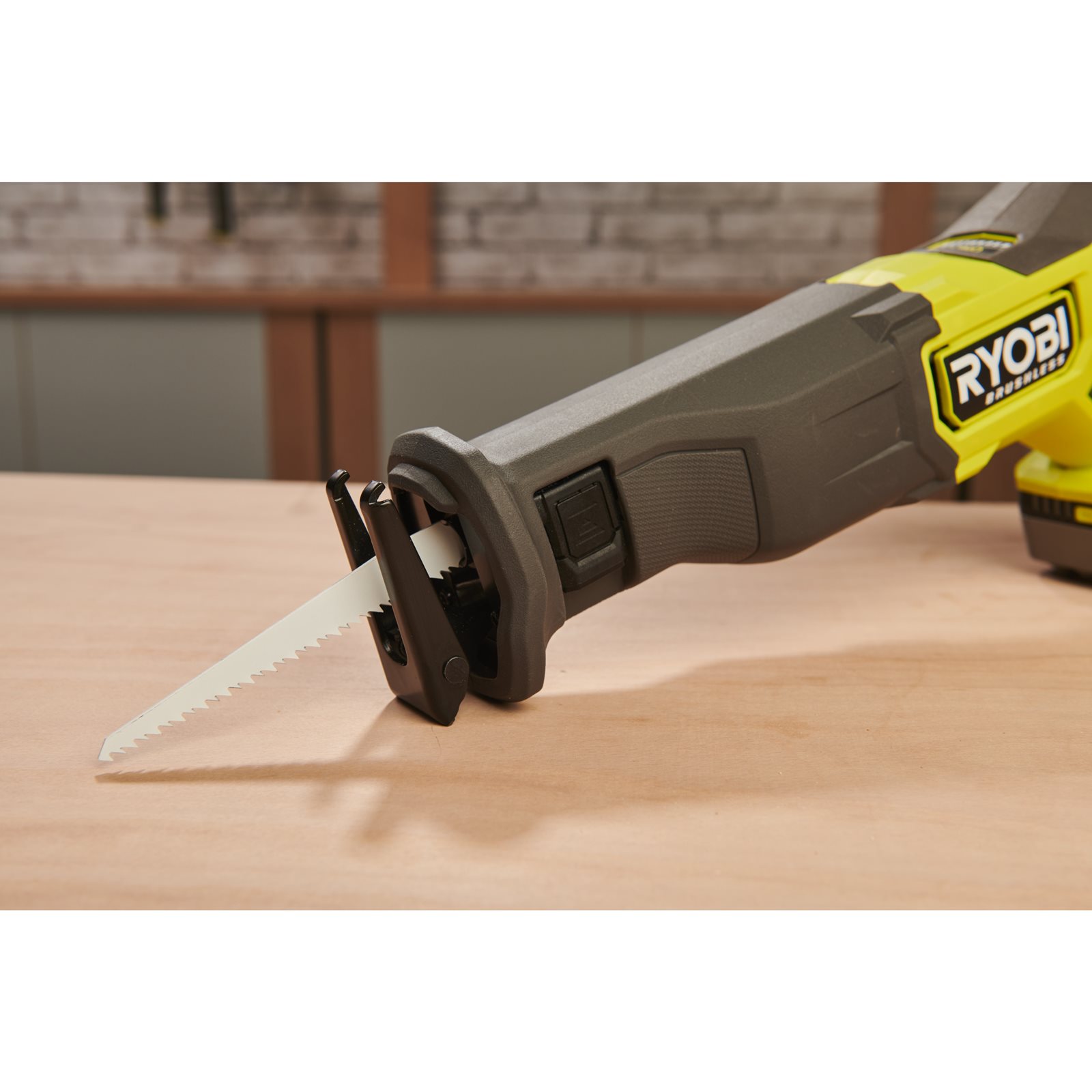 Fierăstraie sabie Ryobi RRS18BL-0 - in utilizare 2