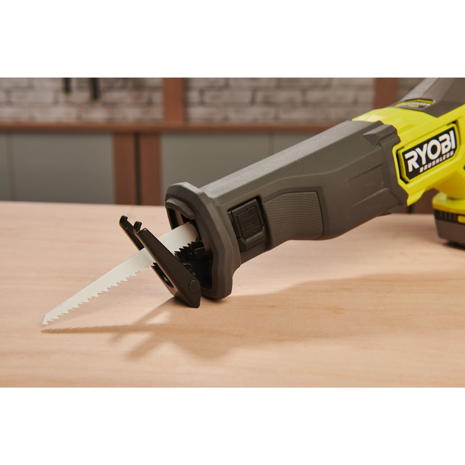 Fierăstraie sabie Ryobi RRS18BL-0 - in utilizare 3