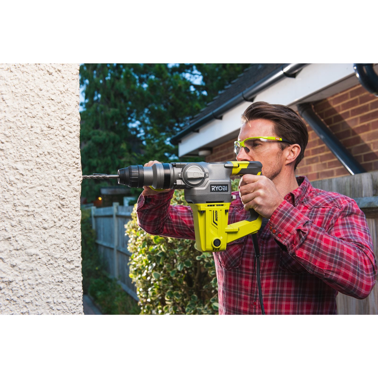 Ciocan rotopercutor SDS+ electric 1050 W Ryobi RSDS1050-K - in utilizare 5