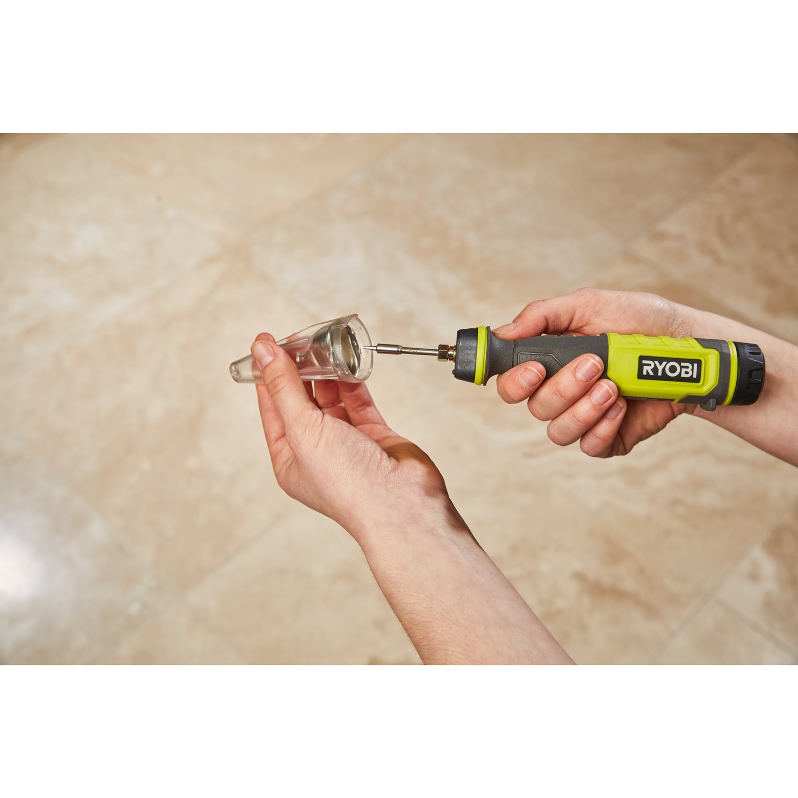 Fier de lipit USB Lithium 4V (1 x 2.0Ah) Ryobi RSI4-120G - in utilizare 2