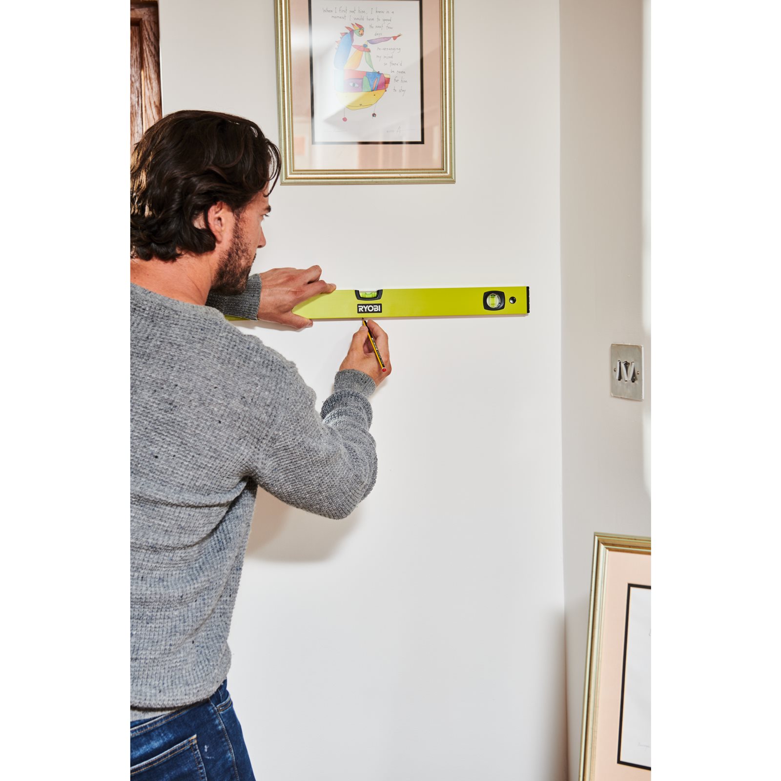 Nivelă 60 cm Ryobi RSL60 - in utilizare 1