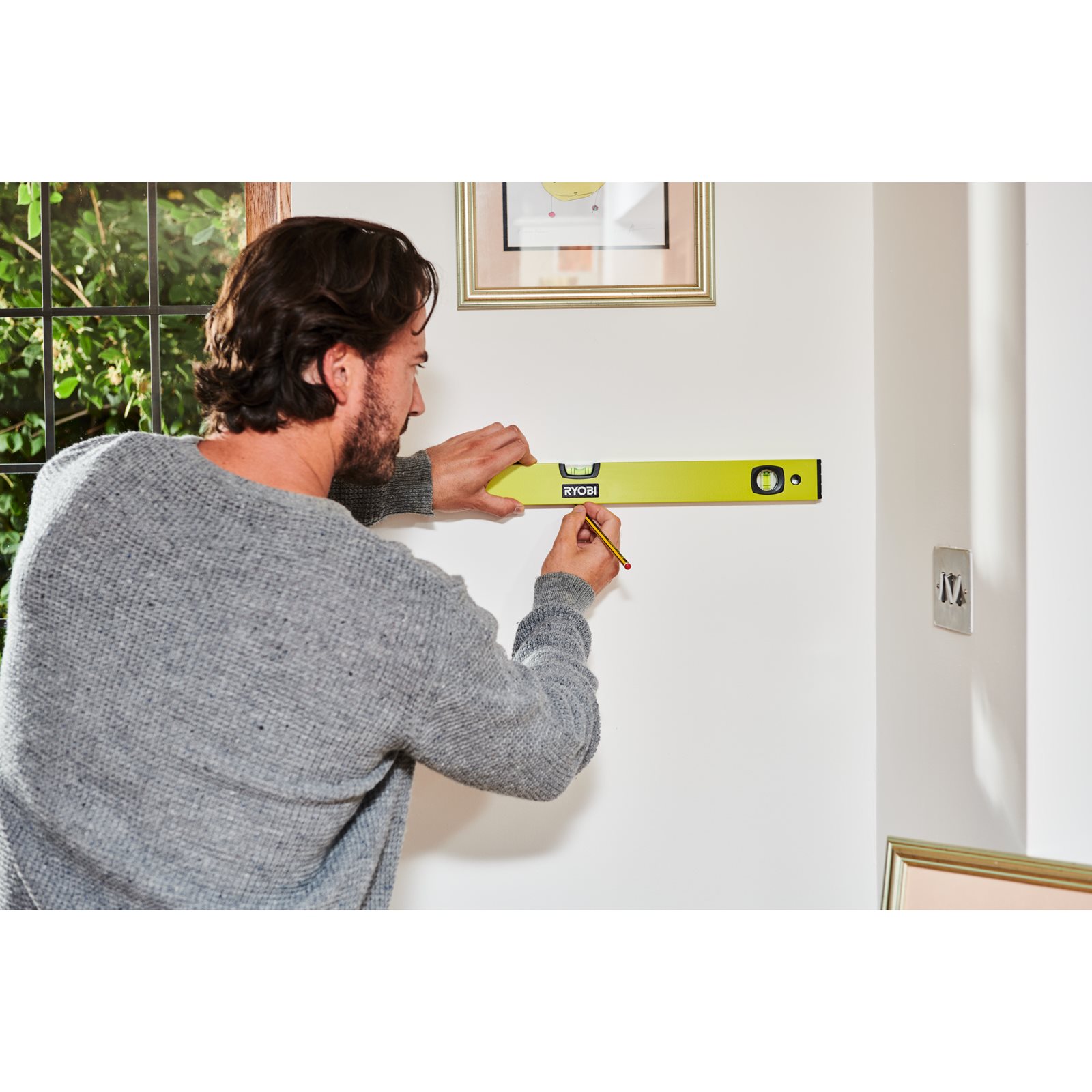 Nivelă 60 cm Ryobi RSL60 - in utilizare 2
