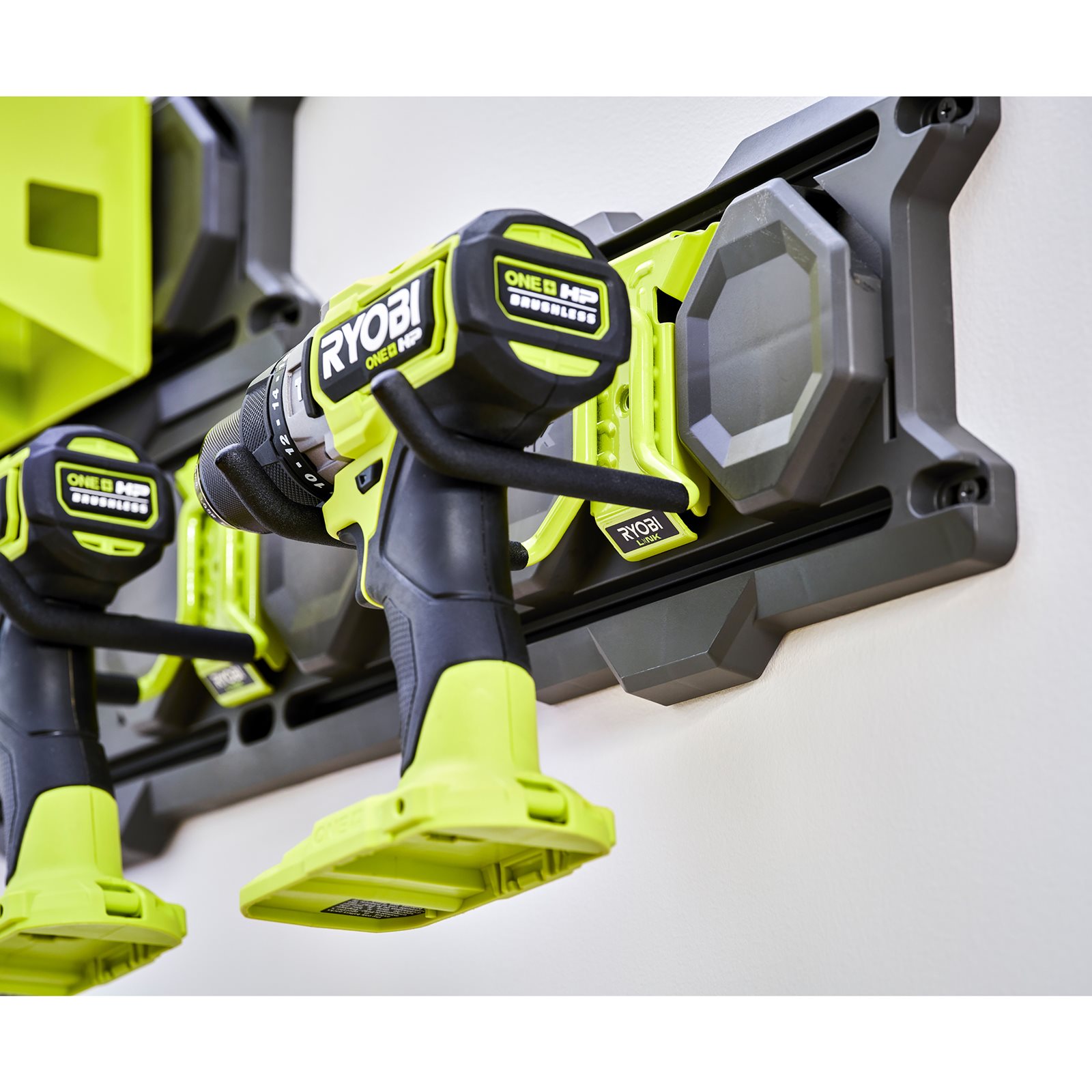 Cârlig pentru unelte electrice RYOBILINK Ryobi RSLW801 - in utilizare 1