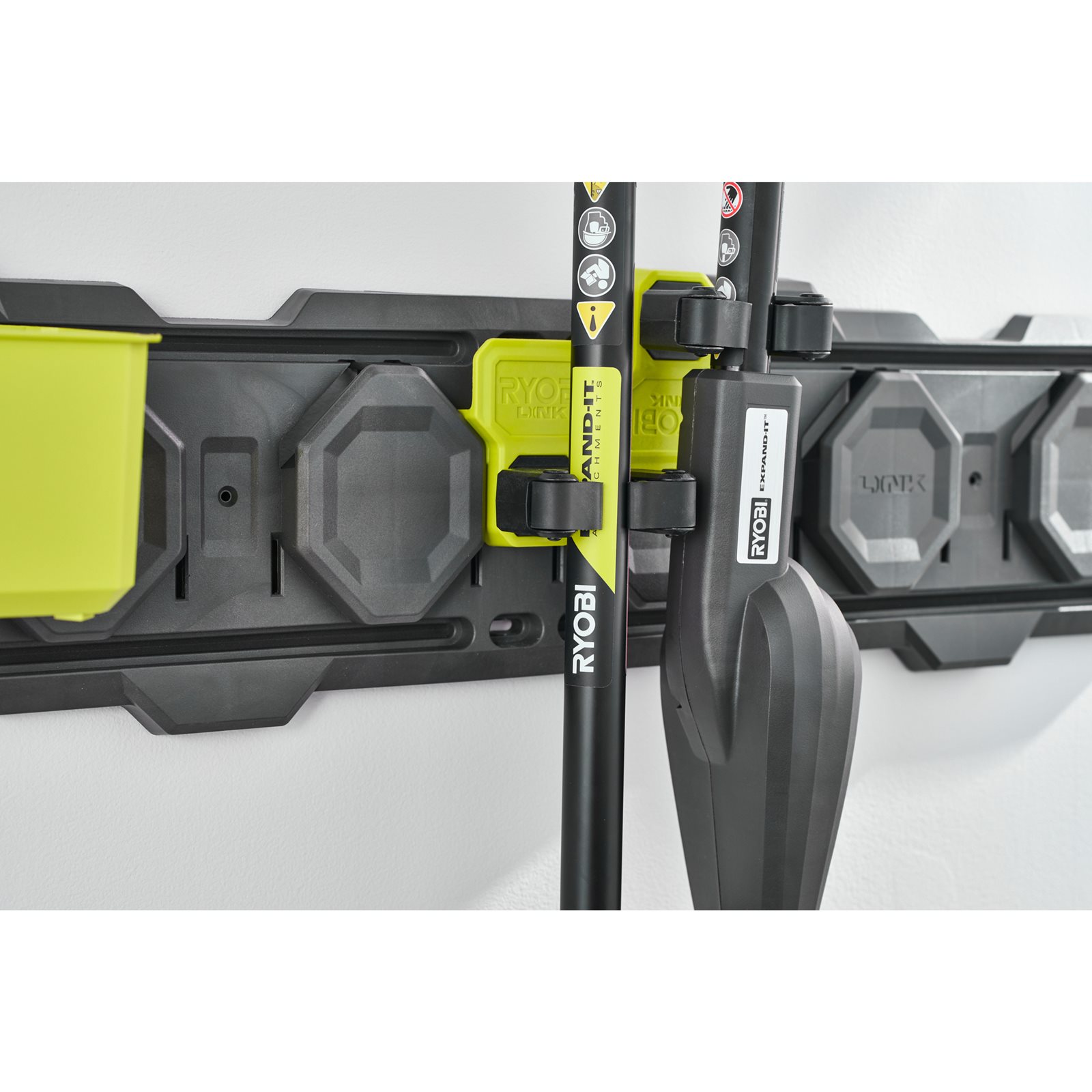 Cârlig de prindere reversibil Ryobi RSLW824 - in utilizare 1