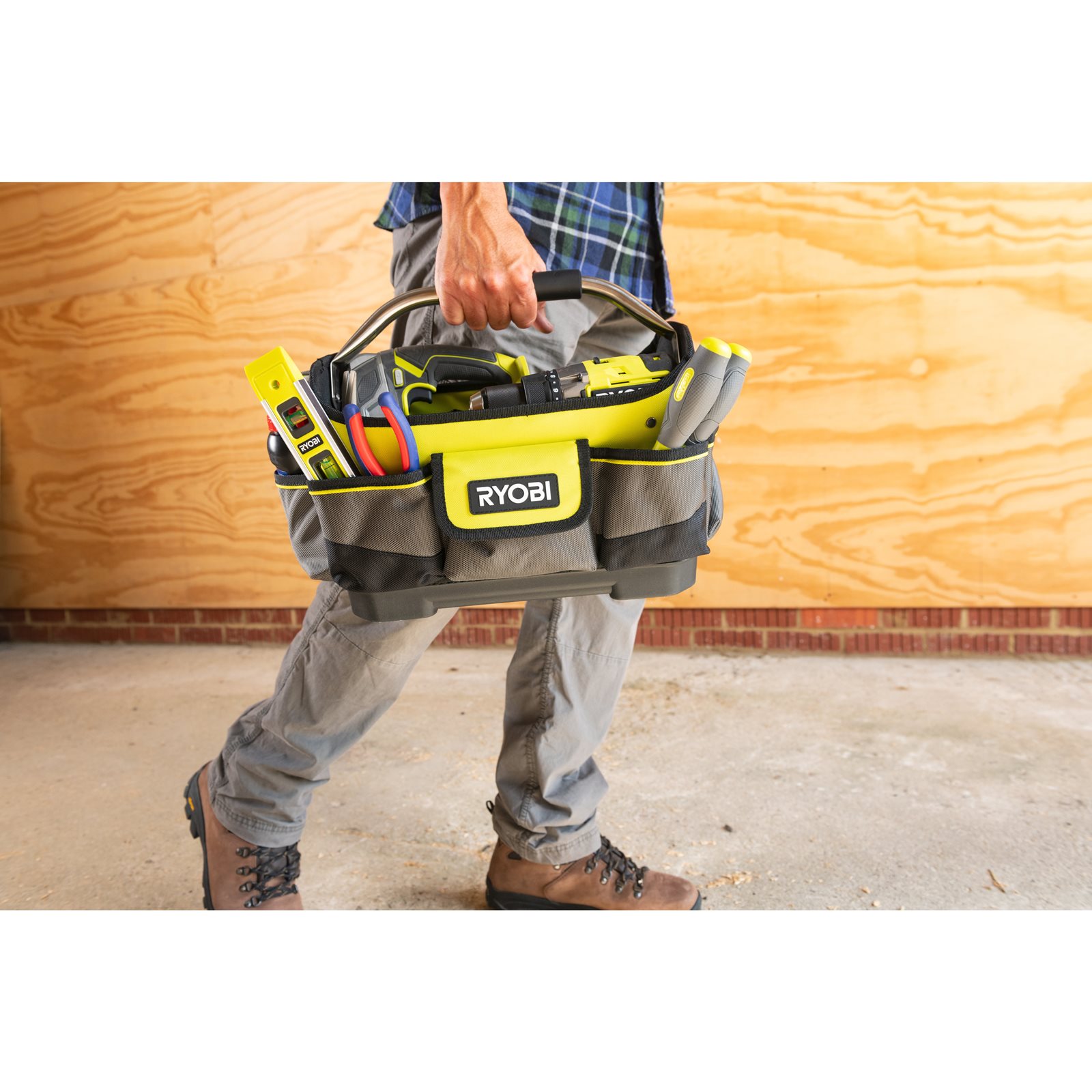 Geanta mică deschisă 17L Ryobi RSSSOT1 - in utilizare 1