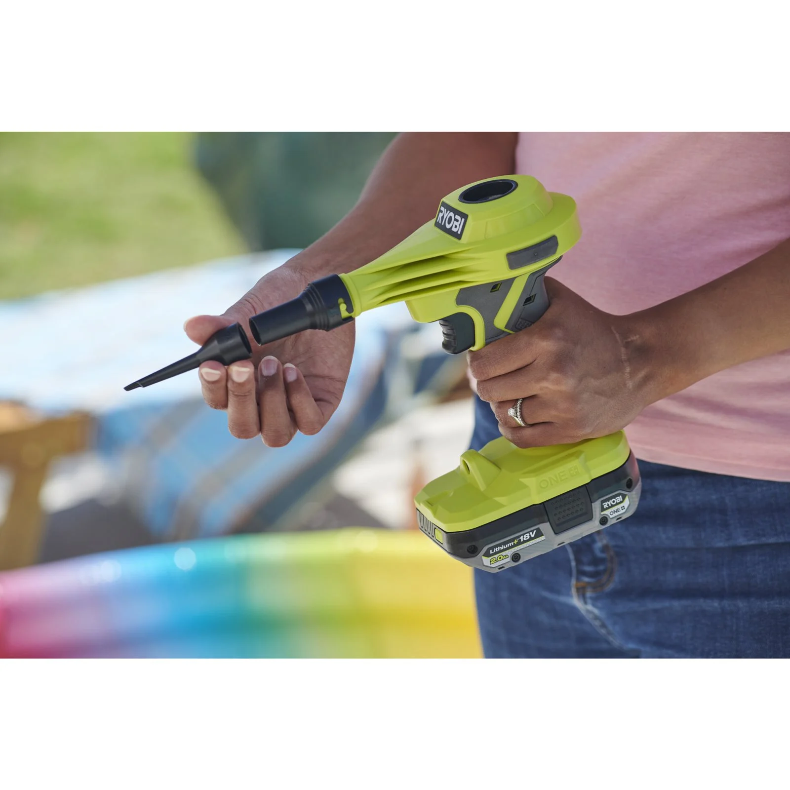 Pompe aer, pompe apă și compresoare Ryobi RVI18-0 - in utilizare 6