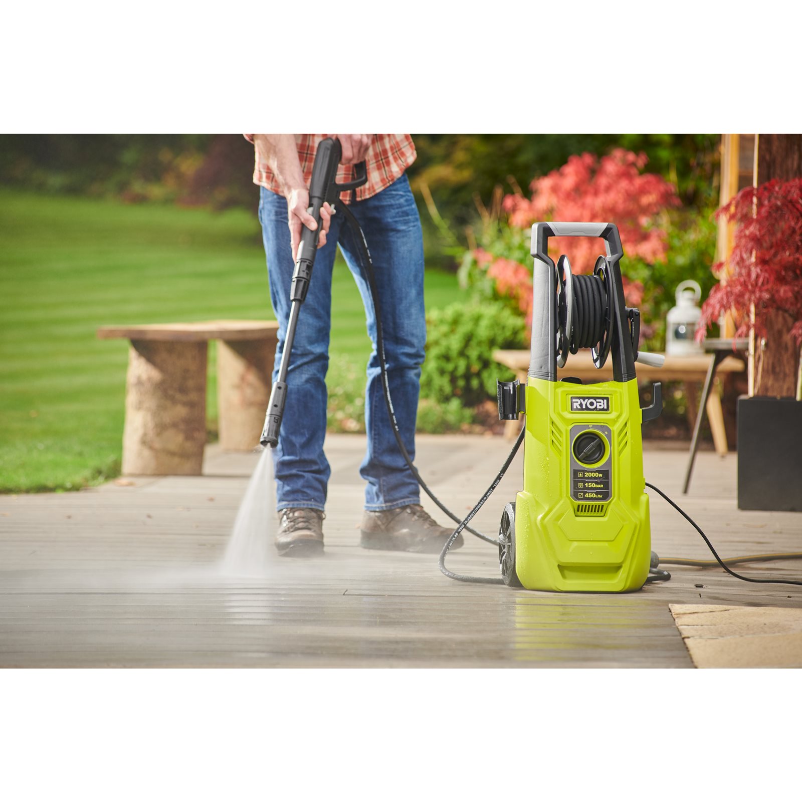 Aparat de spălare cu presiune 150 BAR Ryobi RY150PWA - in utilizare 2