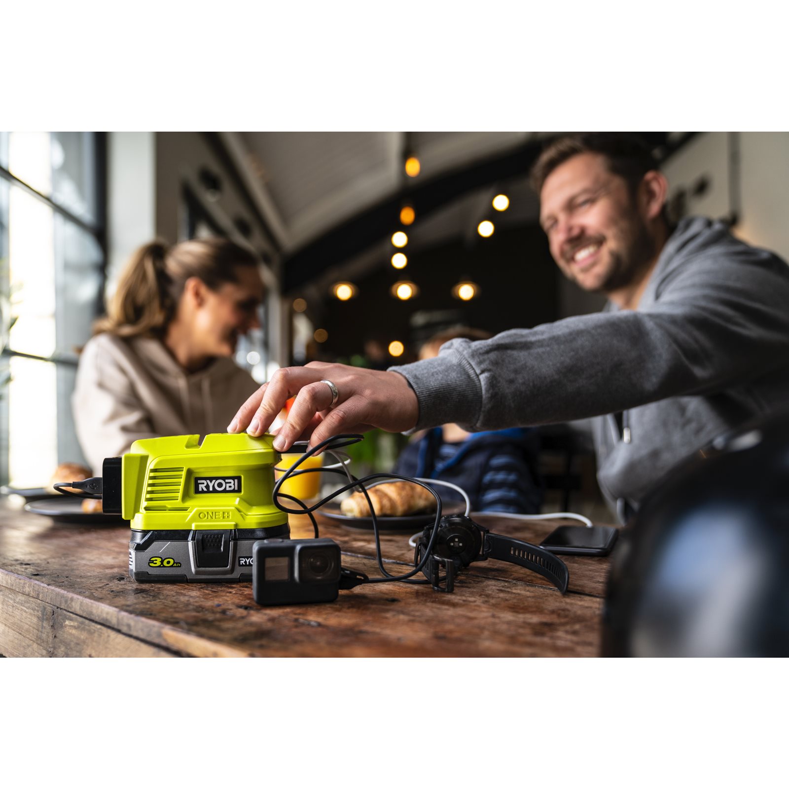 Invertor 150W PowerSource 18V ONE+ Ryobi RY18BI150A-0 - in utilizare 2