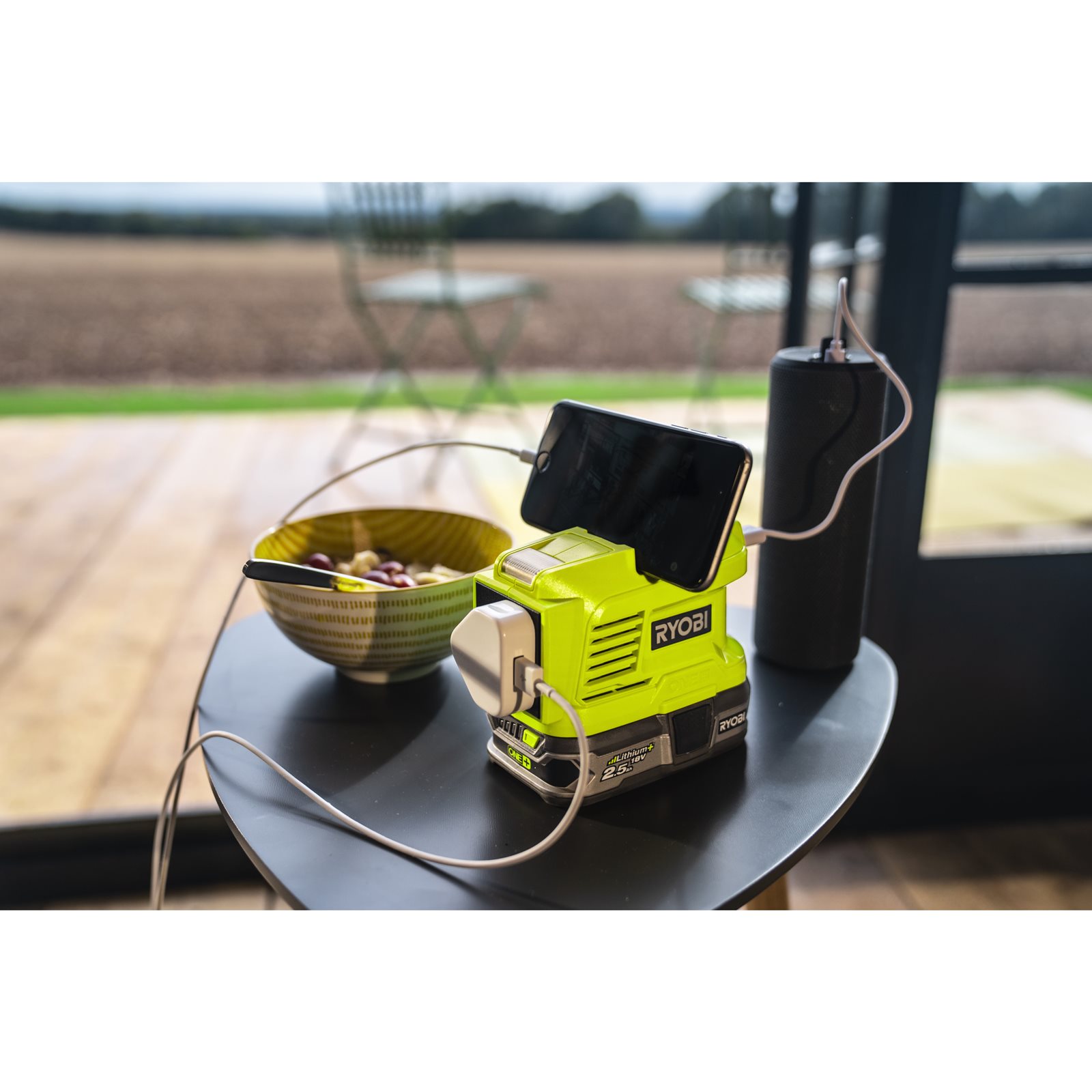 Invertor 150W PowerSource 18V ONE+ Ryobi RY18BI150A-0 - in utilizare 4