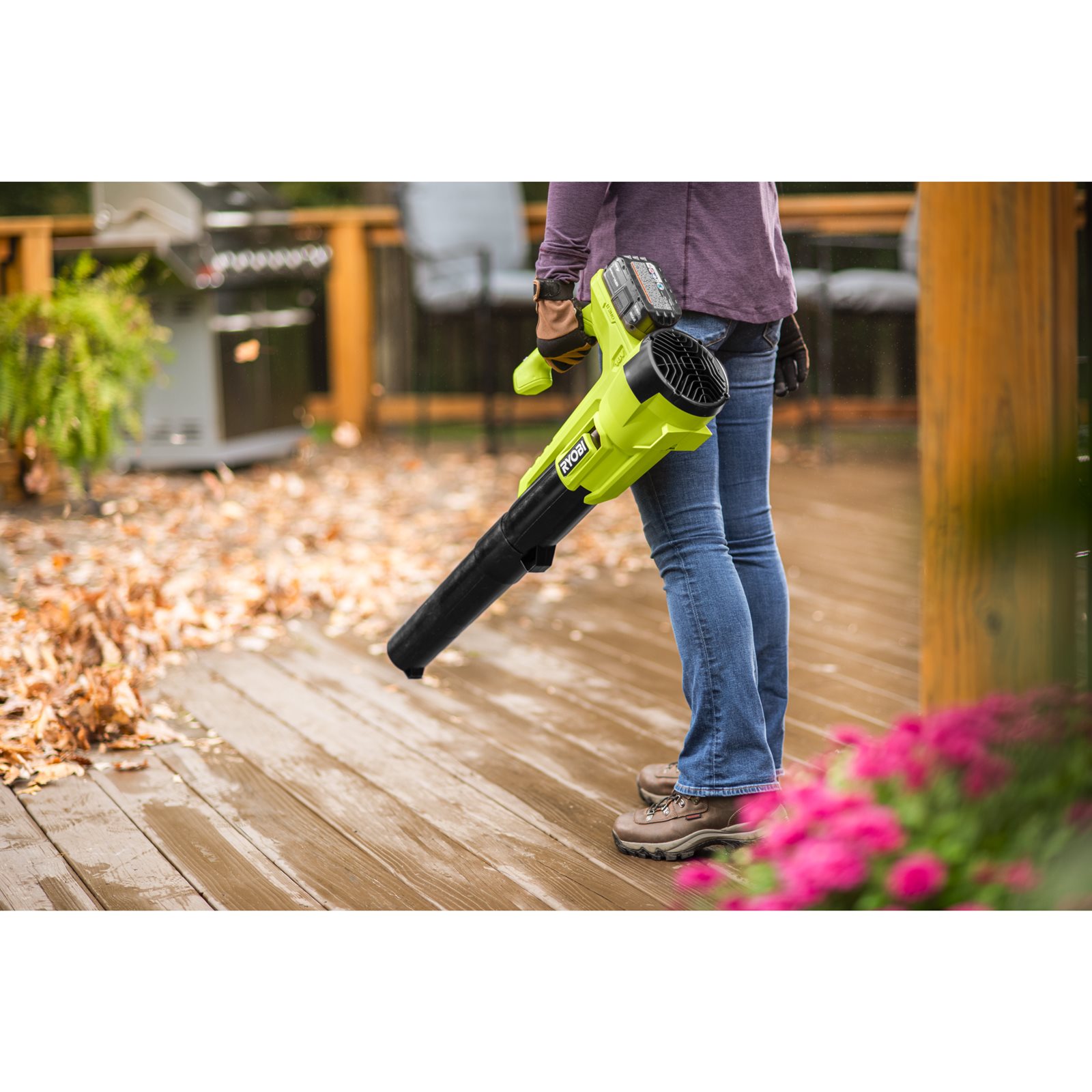 Suflantă 18V ONE+ (1 x 4,0 Ah) Ryobi RY18BLA-140 - in utilizare 3