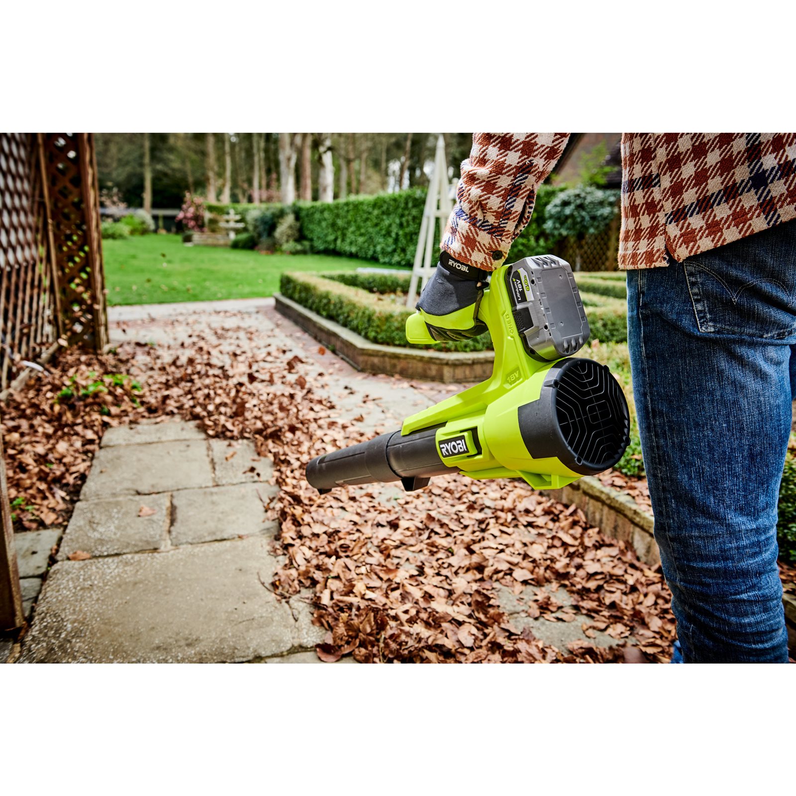 Suflantă 18V ONE+ (1 x 4,0 Ah) Ryobi RY18BLA-140 - in utilizare 4