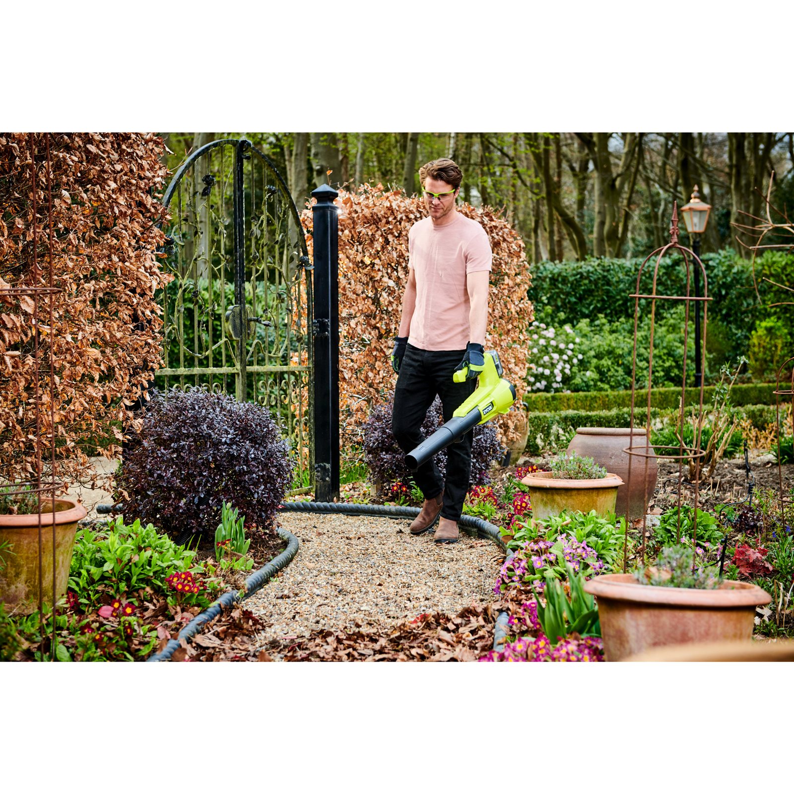 Suflantă 18V ONE+ (1 x 4,0 Ah) Ryobi RY18BLA-140 - in utilizare 5