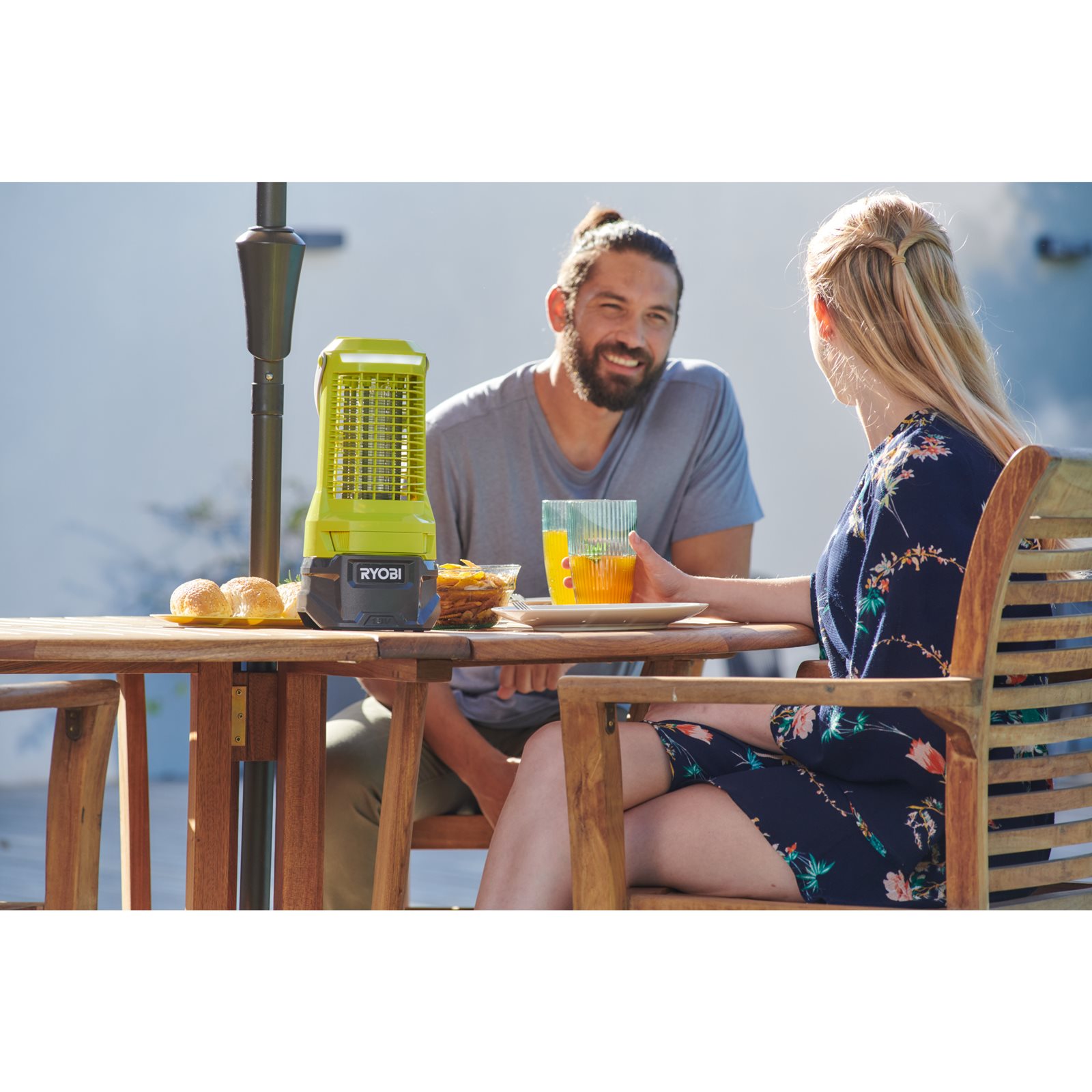 Aparat contra insectelor 18V fără cablu Ryobi RY18BZA-0 - in utilizare 2