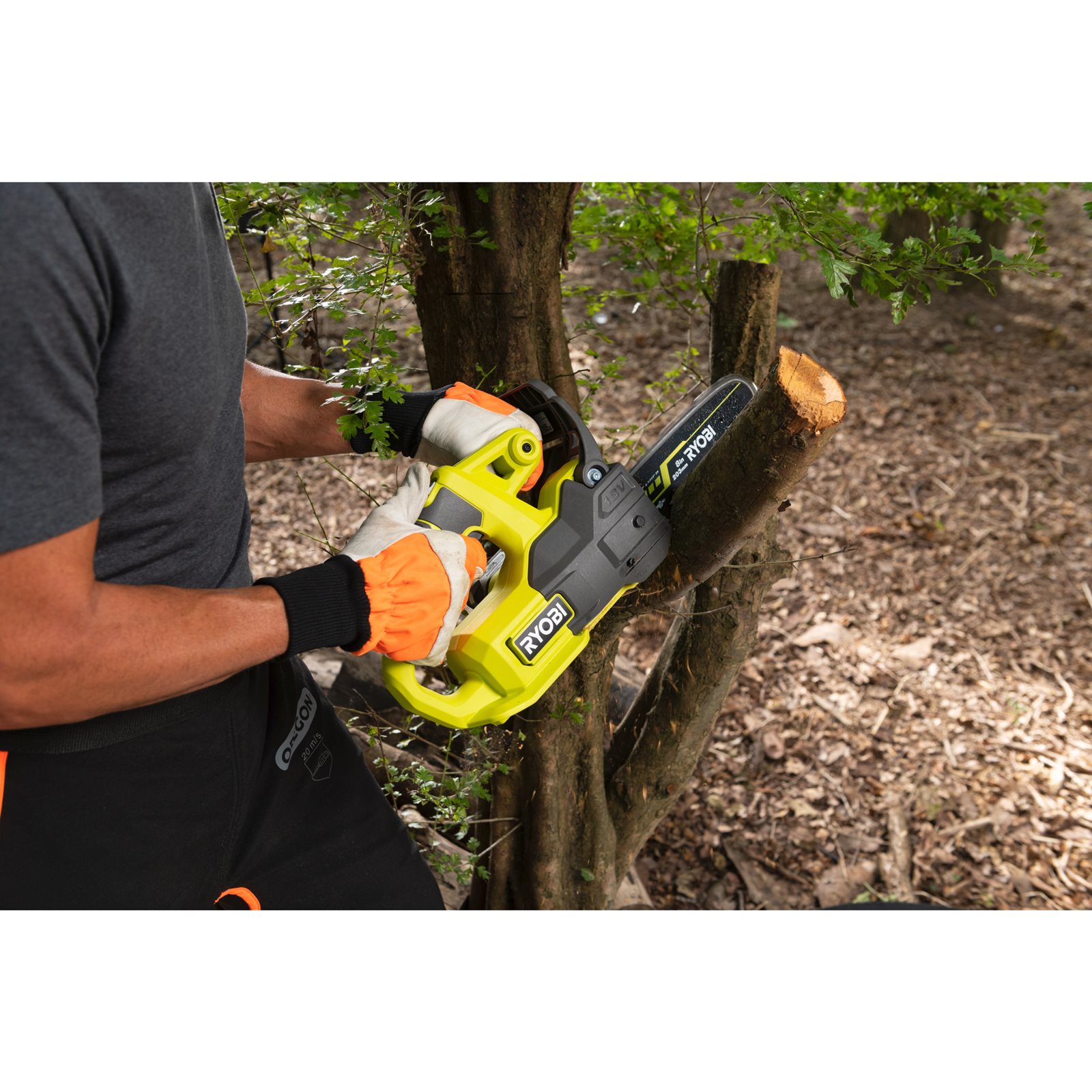 Fierăstrău cu lanț 18V ONE+, bară 20cm Ryobi RY18CS20A-0 - in utilizare 6