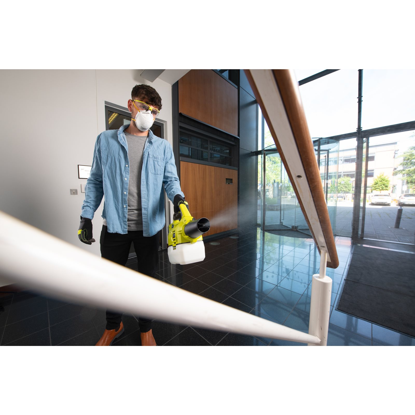 Nebulizator 18V ONE+ Ryobi RY18FGA-0 - in utilizare 5