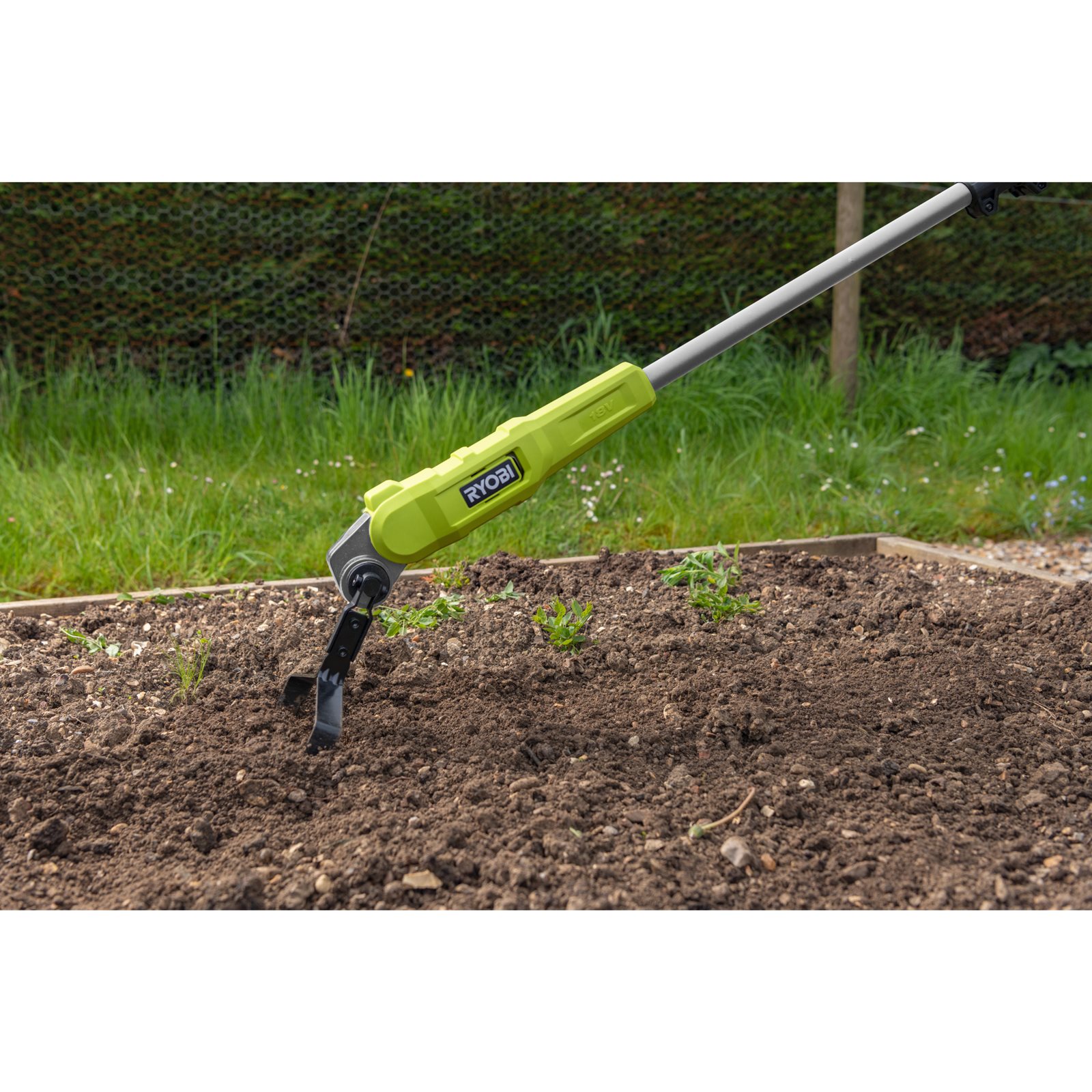 Cultivatoare Ryobi RY18GHA-0 - in utilizare 1