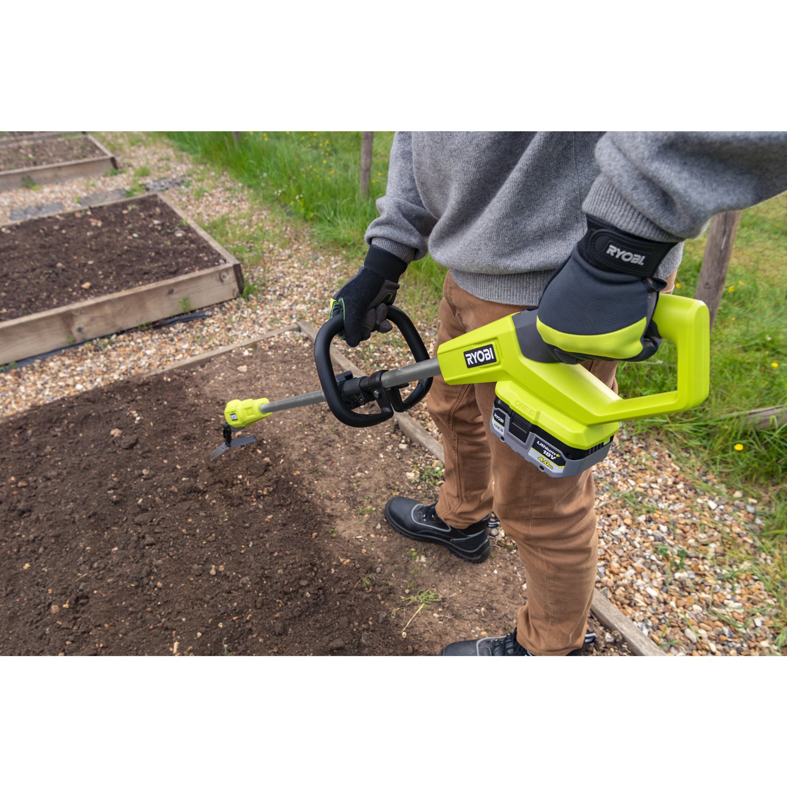 Cultivatoare Ryobi RY18GHA-0 - in utilizare 3