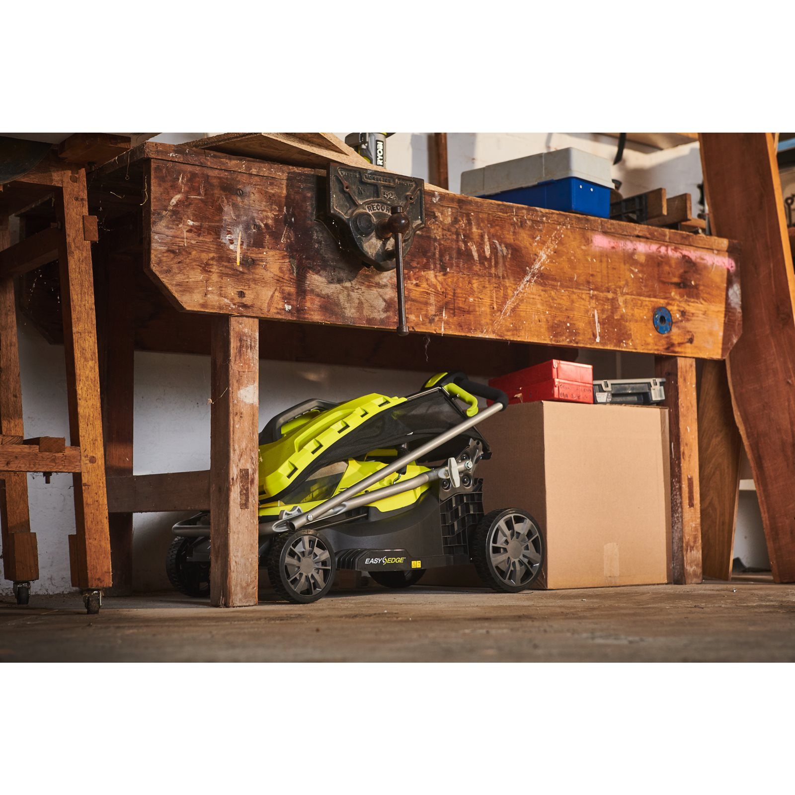 Mașină de tuns gazonul 18V ONE+, motor fără perii, punte 37cm Ryobi RY18LMX37A-0 - detaliu 1