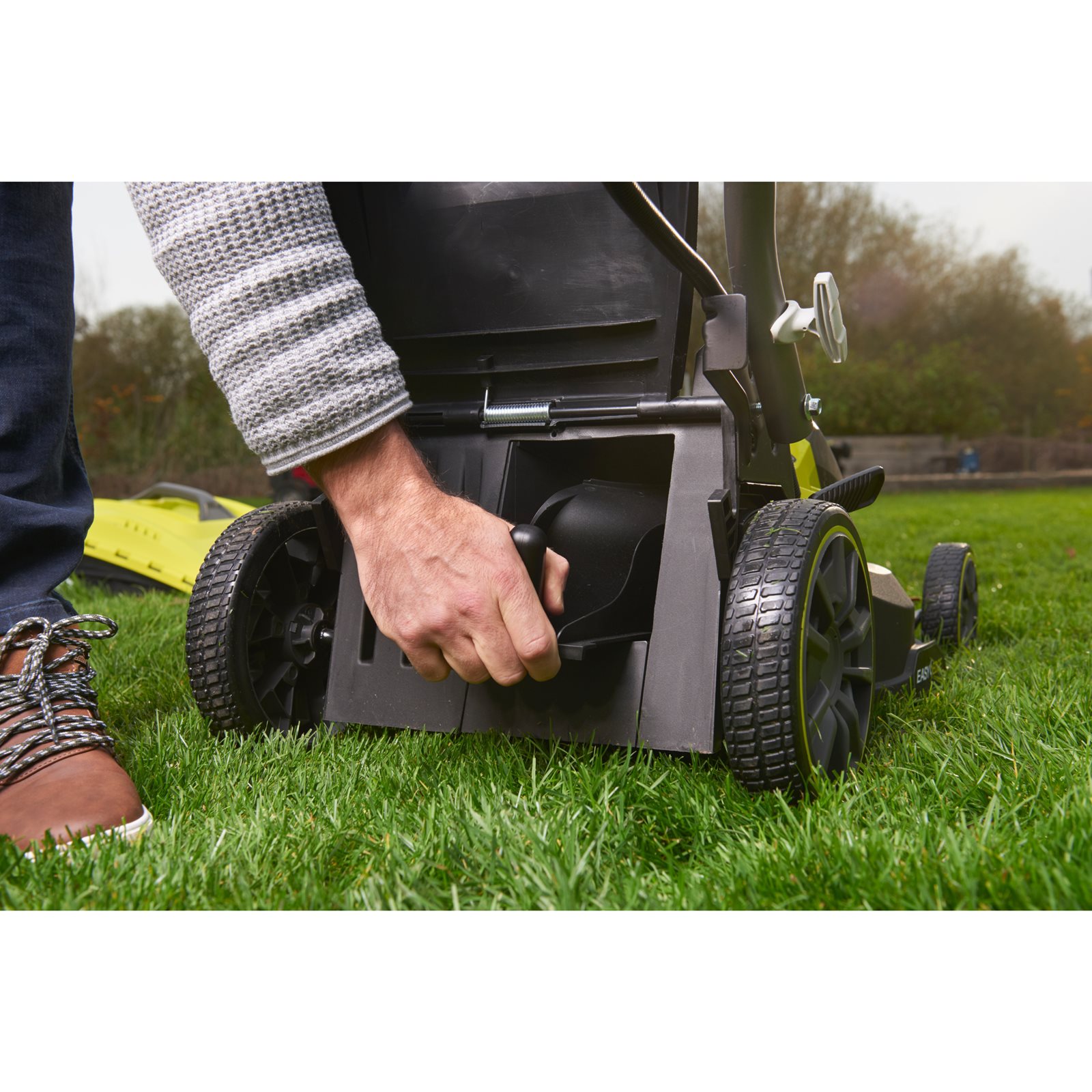 Mașină de tuns gazonul 18V ONE+, motor fără perii, punte 37cm Ryobi RY18LMX37A-0 - detaliu 2