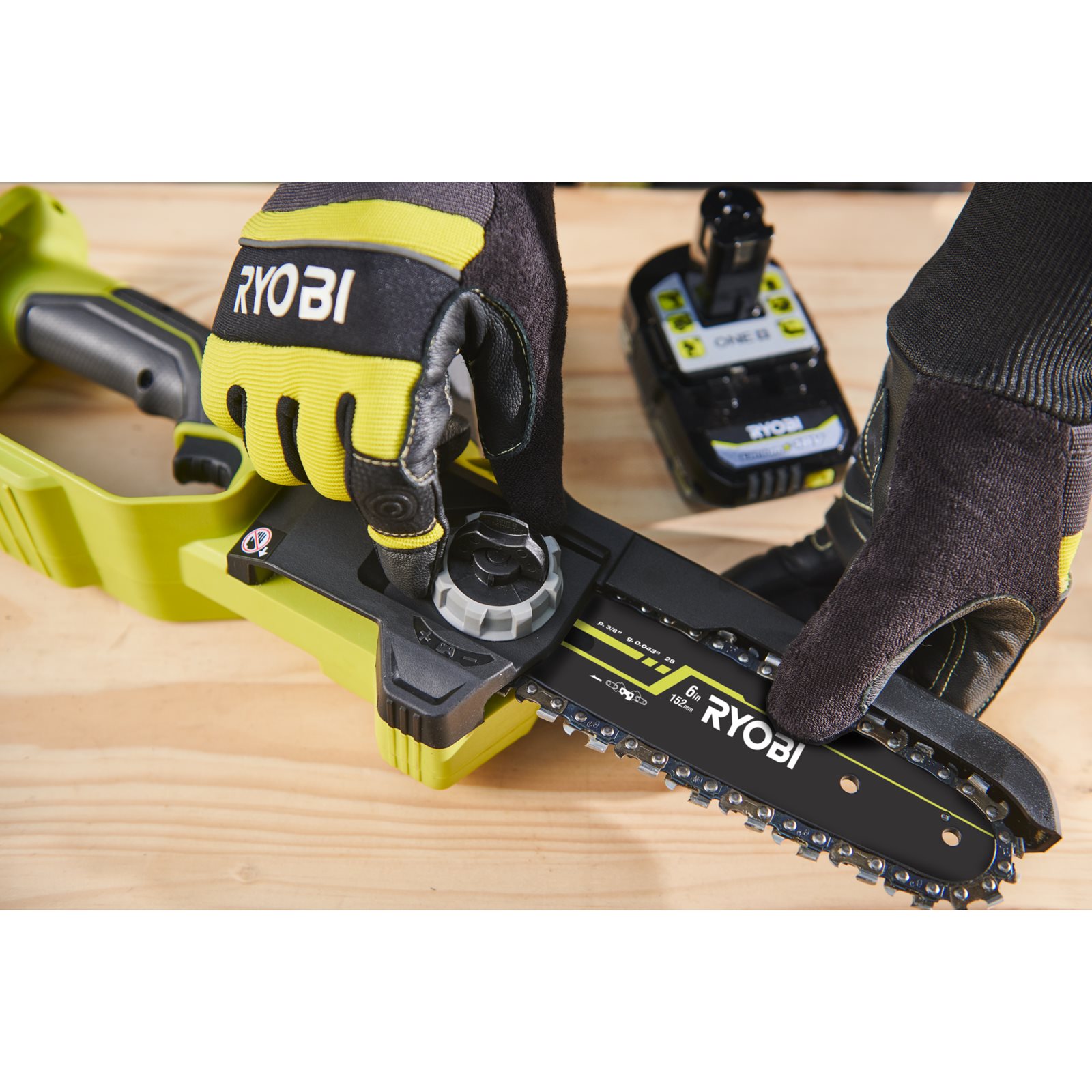 Fierăstrău de mână fără cablu de 18V de 15 cm, motor fără perii (1 x 2.0Ah) Ryobi RY18PS15A-120 - in utilizare 5