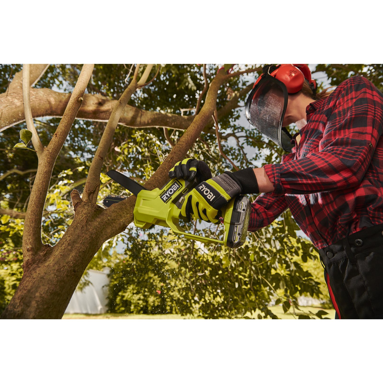 Fierăstrău de mână fără cablu de 18V de 15 cm, motor fără perii (1 x 2.0Ah) Ryobi RY18PS15A-120 - in utilizare 6