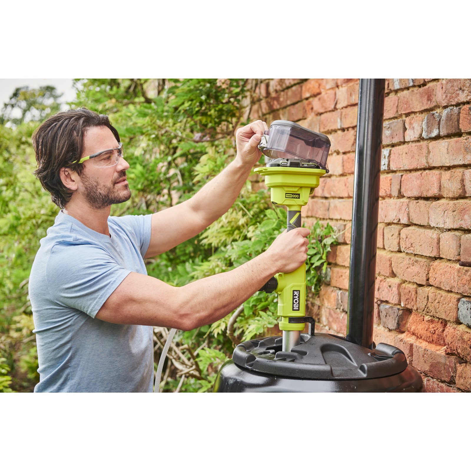 Pompă telescopică pentru apă curată 18V ONE+ Ryobi RY18STPA-0 - in utilizare 7