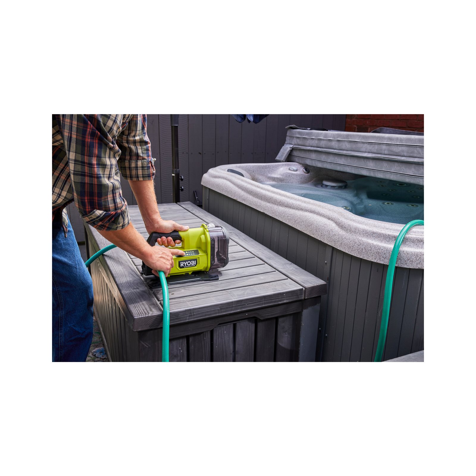 Pompă de transfer apă 18V ONE+ Ryobi RY18TPXA-0 - in utilizare 2