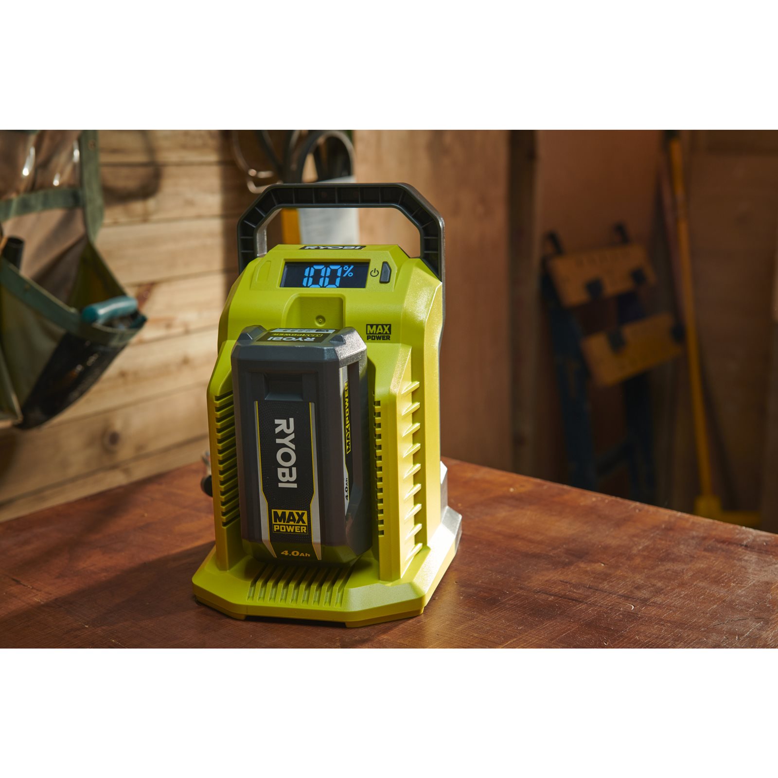 Încărcător Rapid MAX POWER 10A Ryobi RY36C10A-0 - in utilizare 3