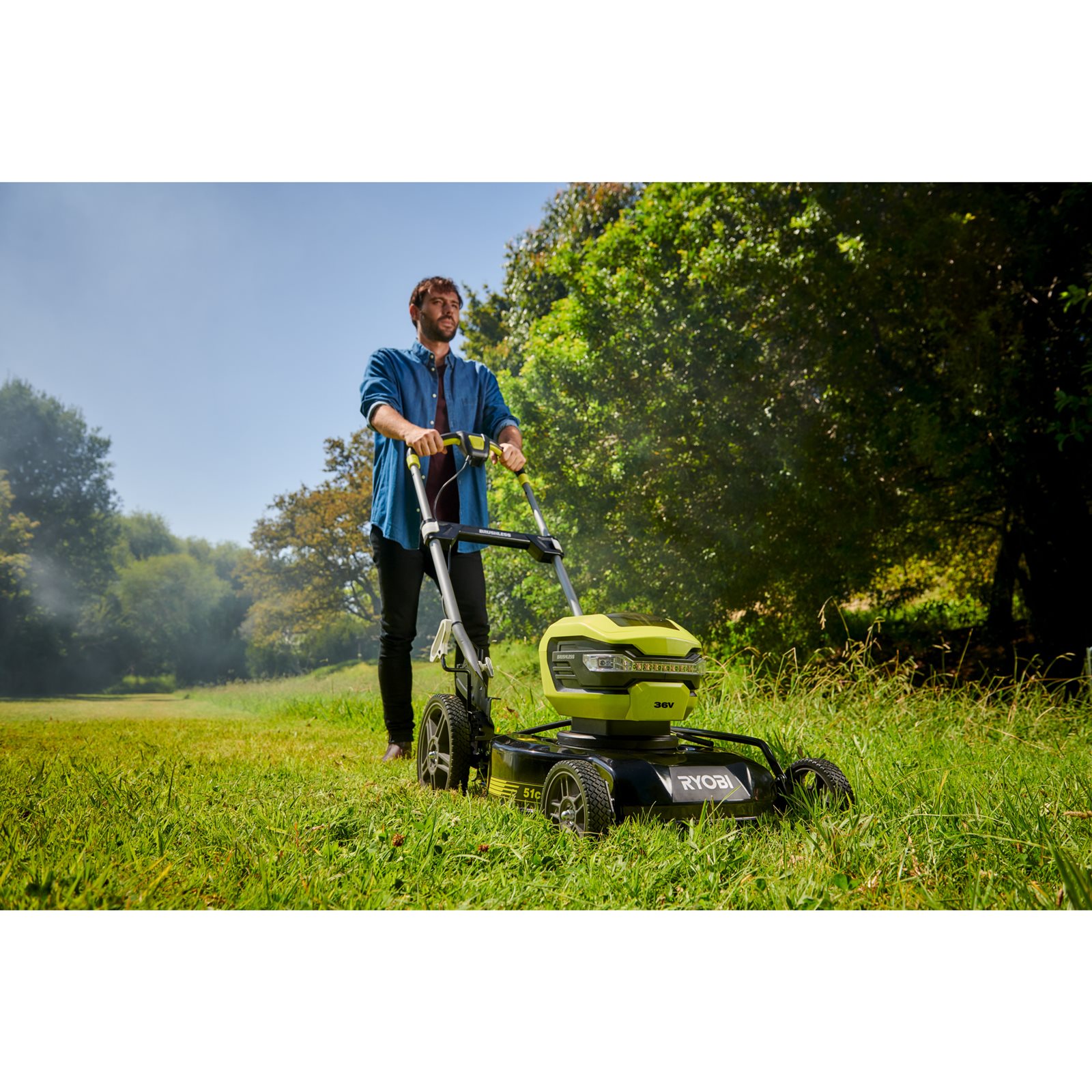 Mașină de tuns gazon / mulcire 36V MAX POWER, motor fără perii, punte 51cm (1 x 4.0Ah) Ryobi RY36LMMX51A-140 - in utilizare 2