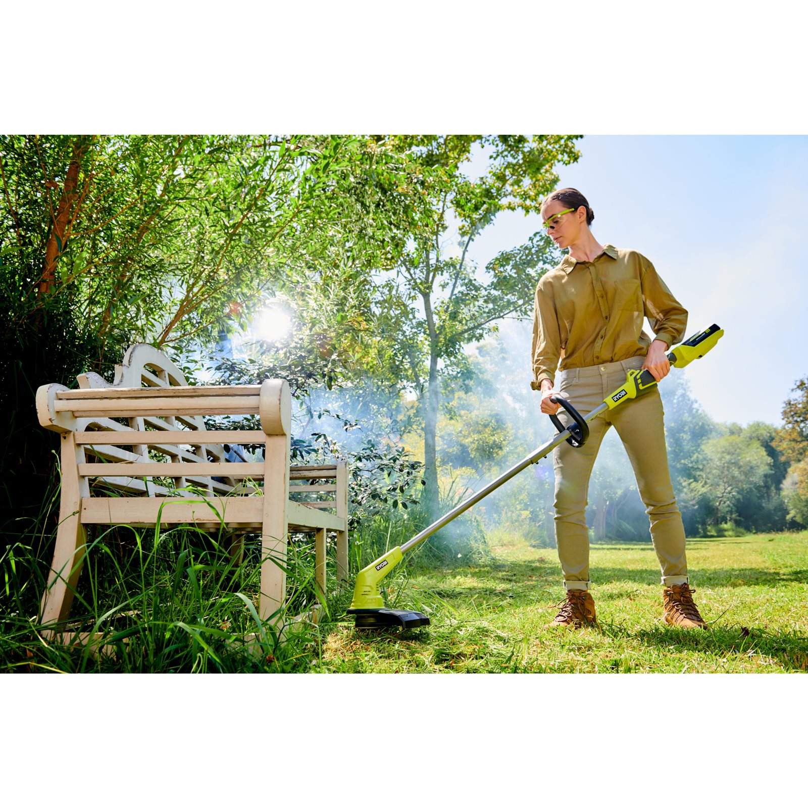Trimmer iarbă 36V MAX POWER, lățime taiere 33cm Ryobi RY36LT33A-0 - in utilizare 5