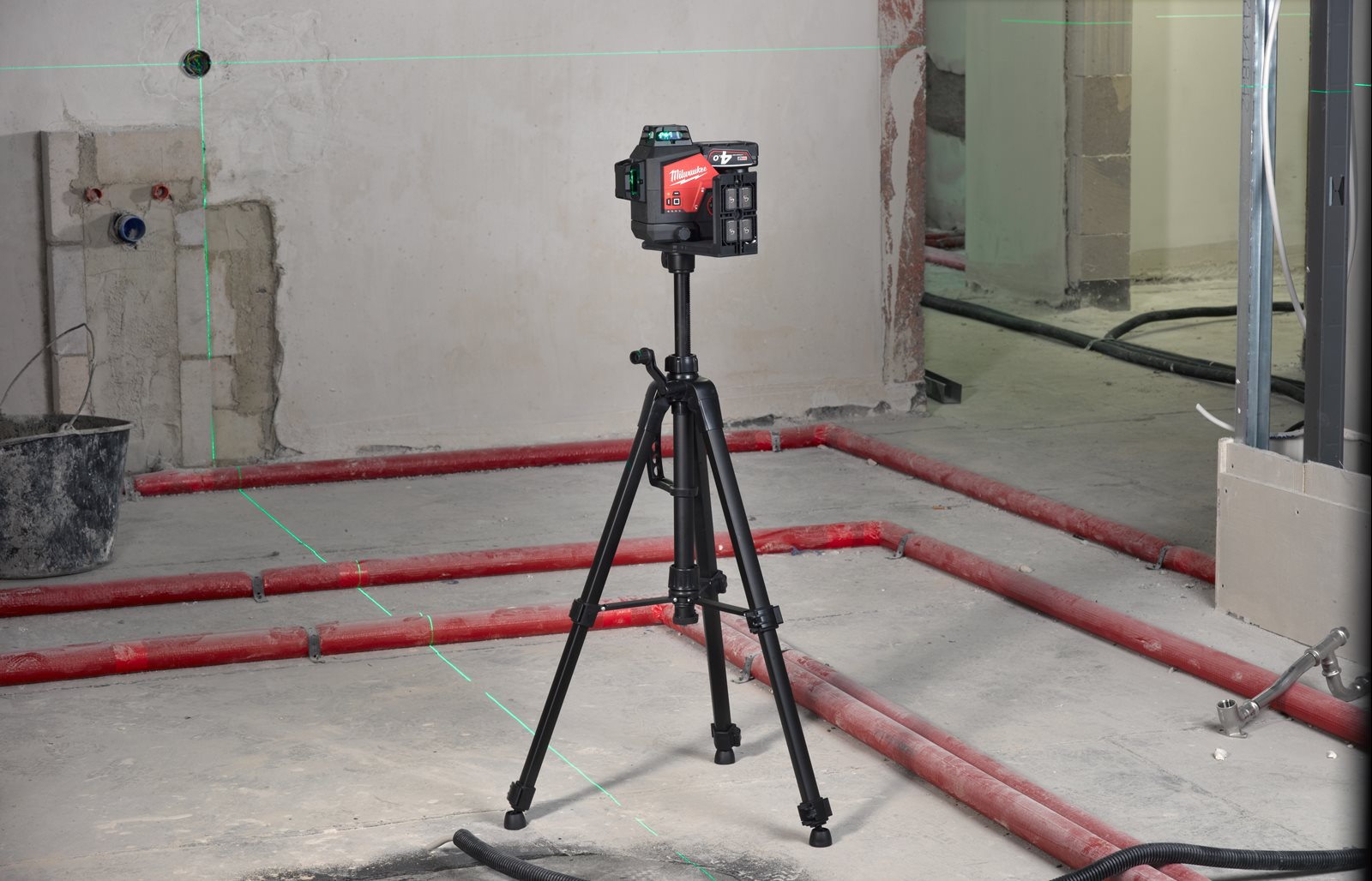 Trepied laser de 1.2 m Milwaukee TRP120 - in utilizare 1