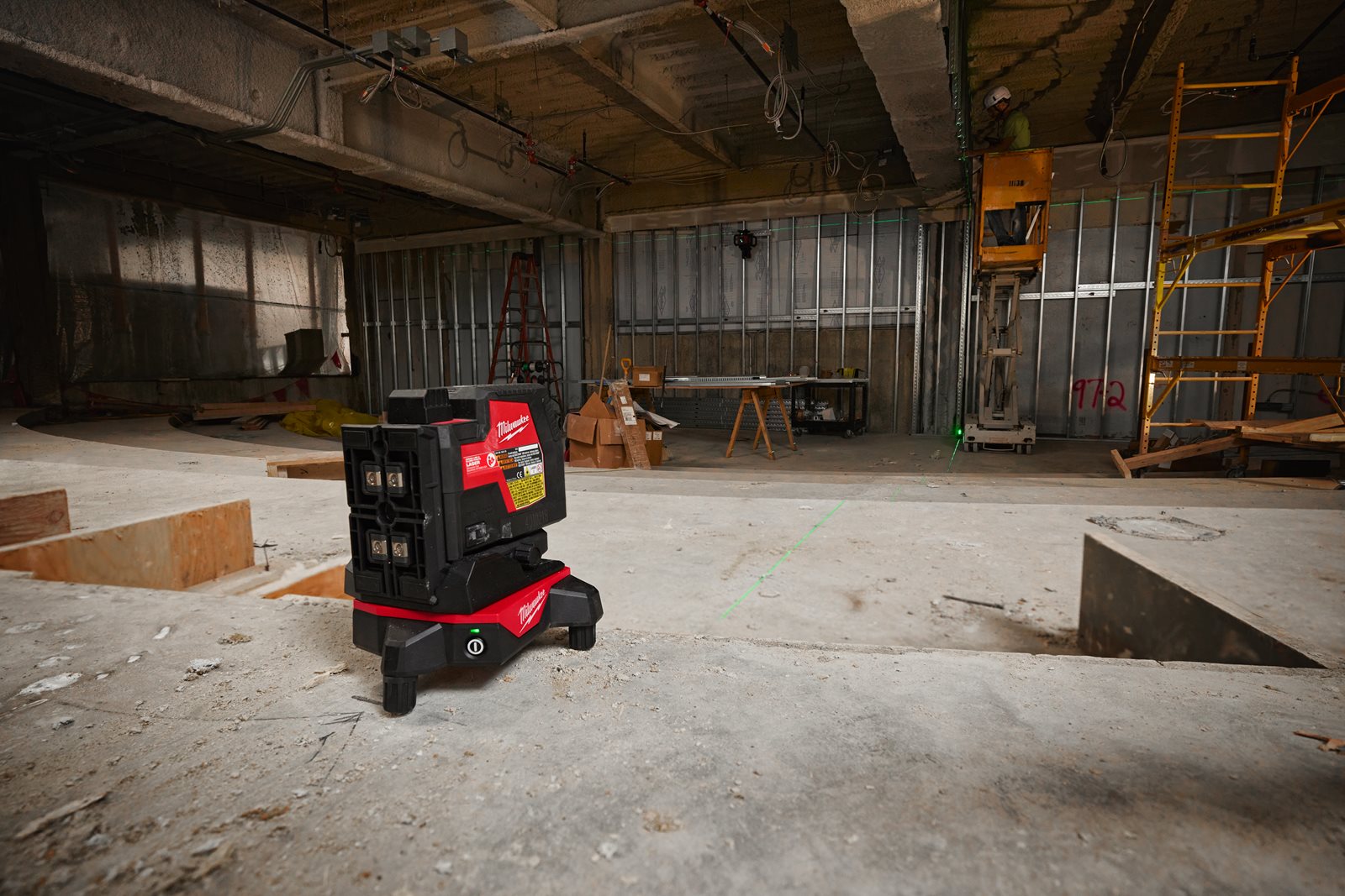 Baza de aliniere fără fir pentru nivela laser Milwaukee WLB-C - in utilizare 2