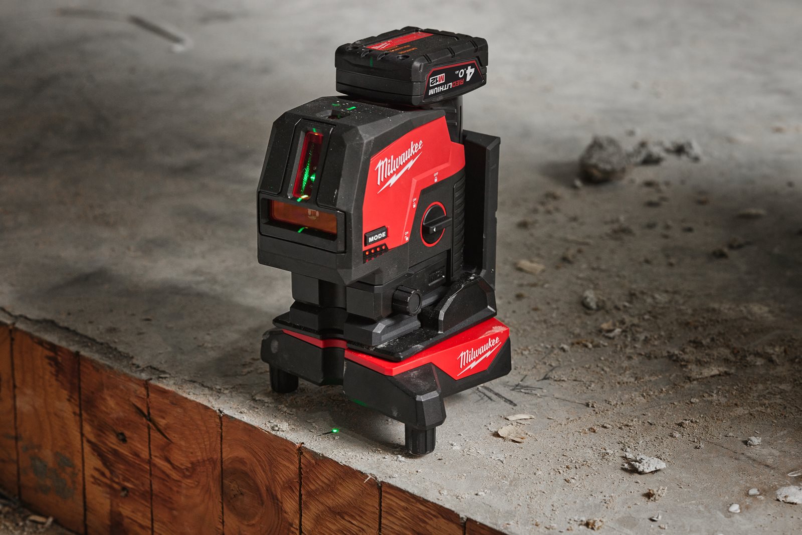 Baza de aliniere fără fir pentru nivela laser Milwaukee WLB-C - in utilizare 4